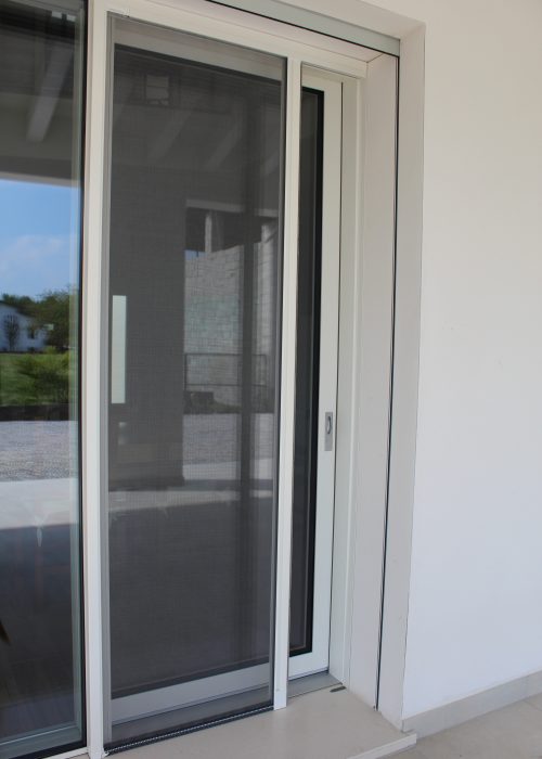 Zanzariera a scorrimento laterale mod. Neoscenica